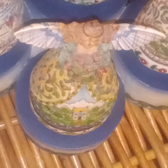 Jim Shore Mini Seasonal Angels and Base - Picture 2 of 6